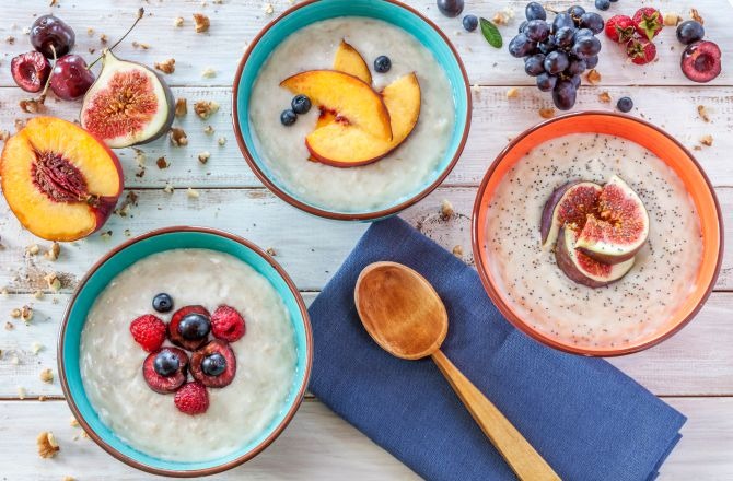 Delicious overnight porridge topped with your favorite fruits. 